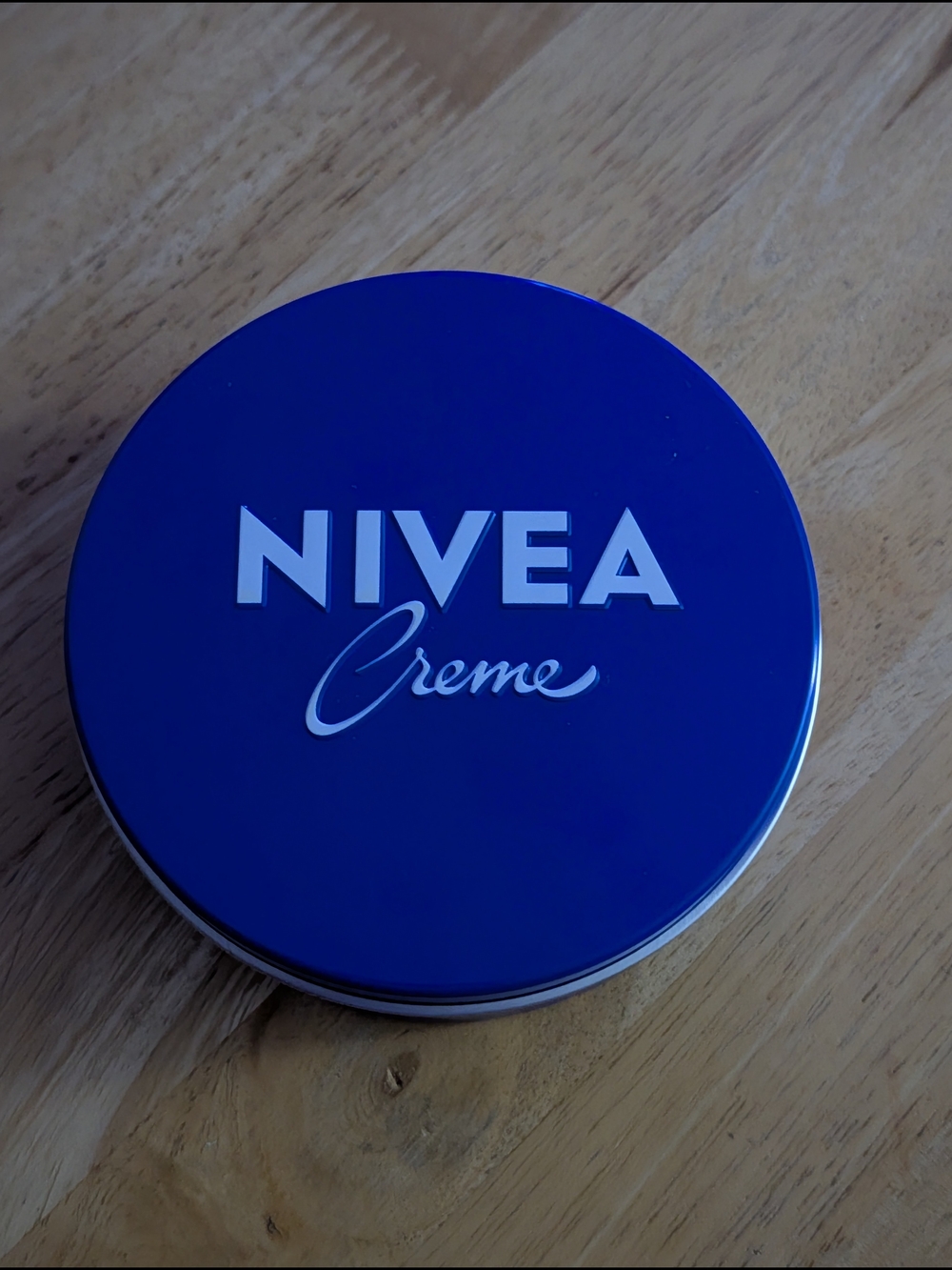 Nivea Creme Moisturizing Tin